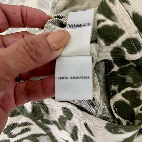 Diane Von Furstenberg Silk Animal Print Long Sleeve Wrap Dress - Picture 9 of 13